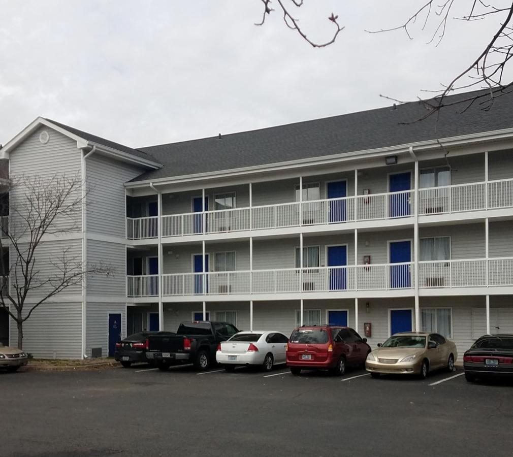 Intown Suites Extended Stay Louisville Ky - Airport Exterior photo